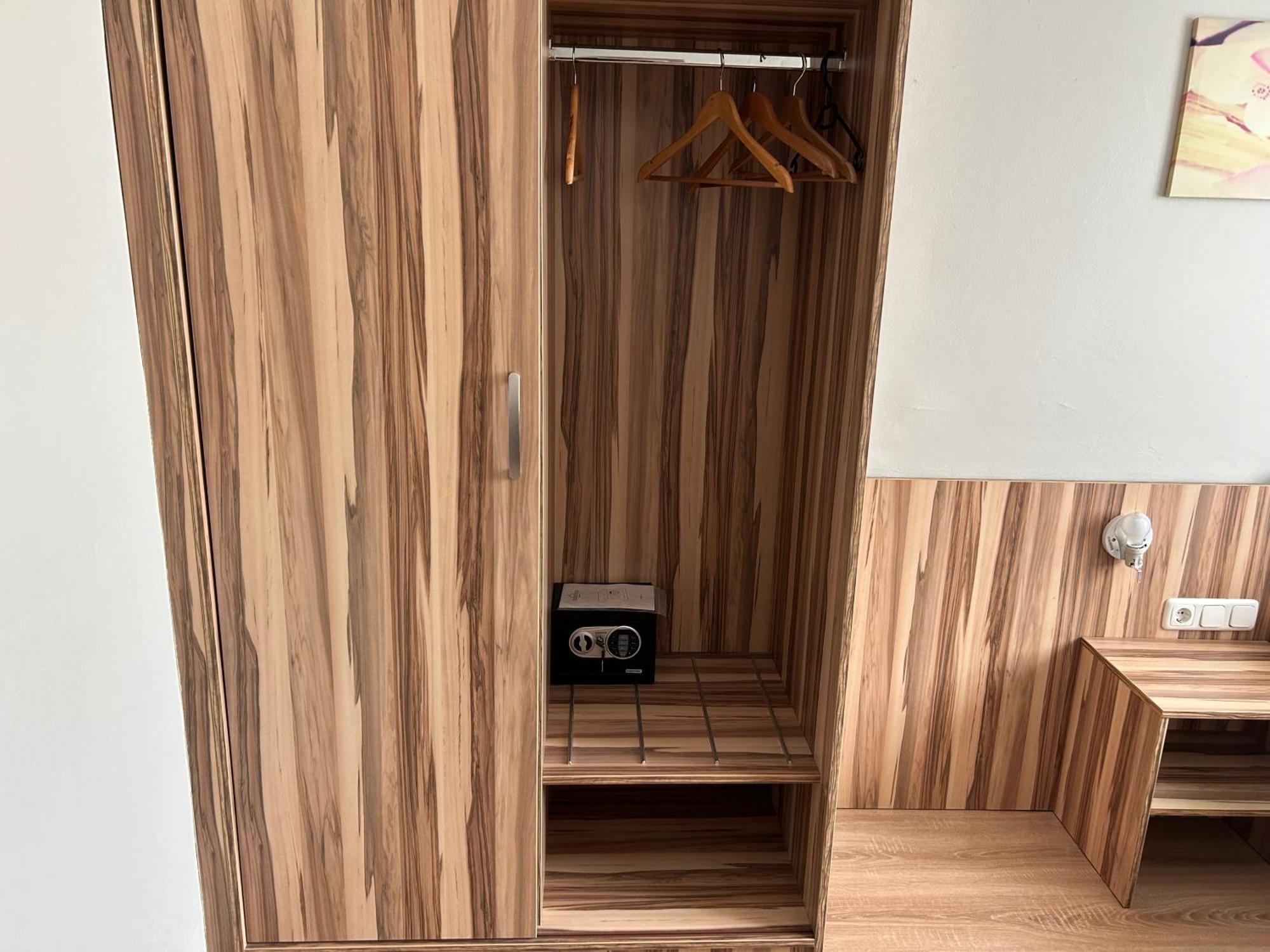 "Am Limes" Hotel 恩斯 外观 照片