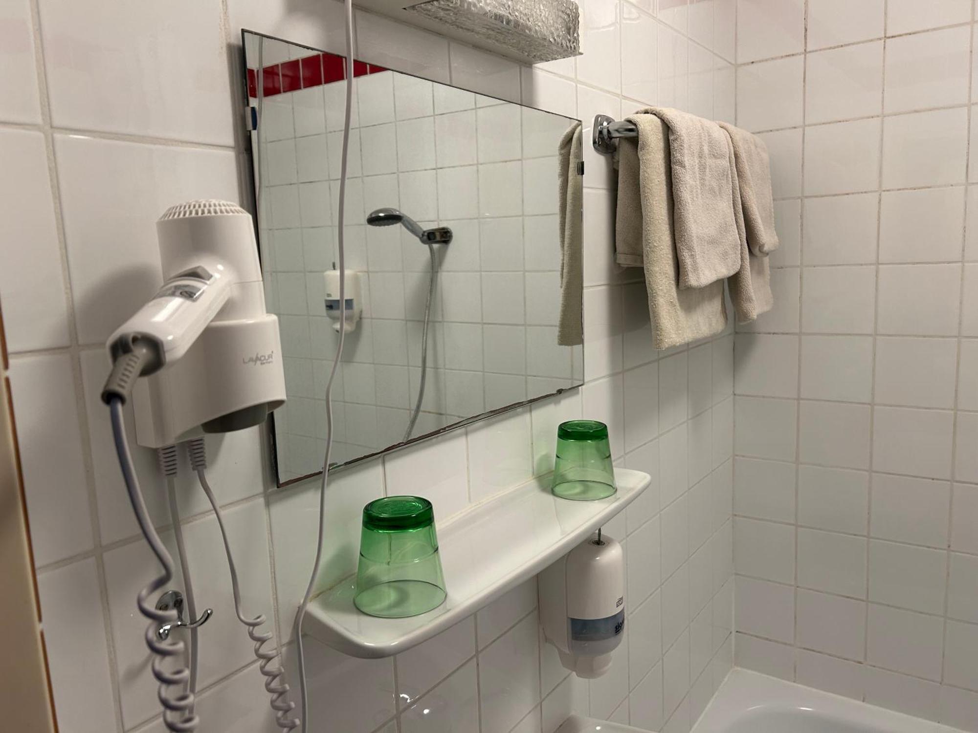 "Am Limes" Hotel 恩斯 外观 照片